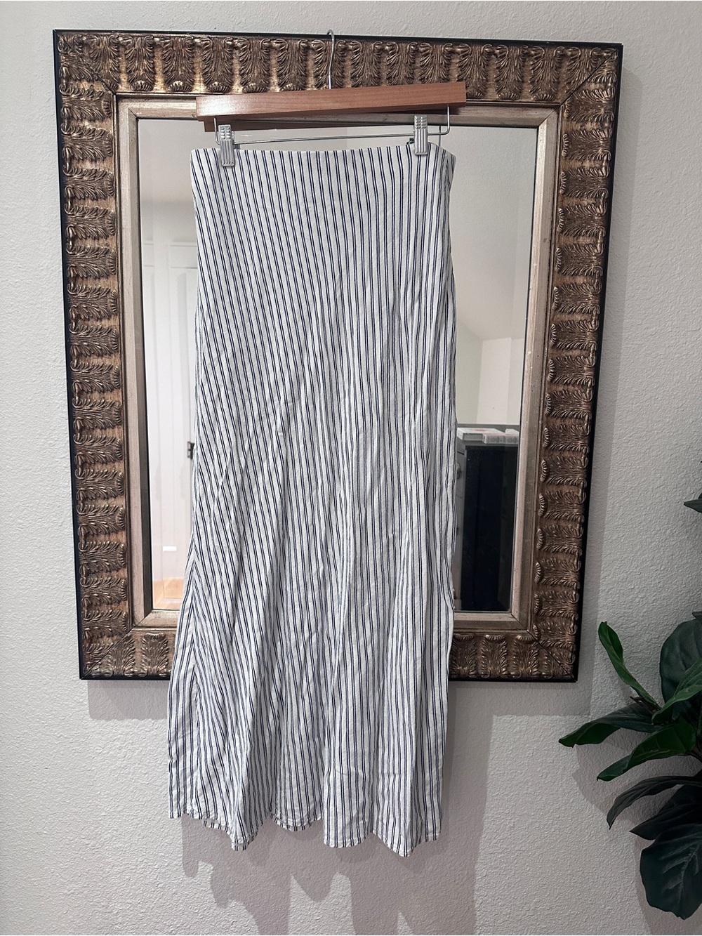 A new day Small S Striped Maxi Skirt White and Navy